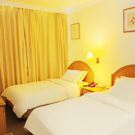 Borneo Hotel Кучинг Экстерьер фото