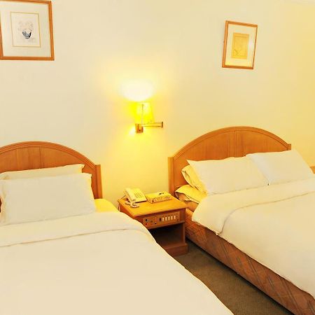 Borneo Hotel Кучинг Экстерьер фото